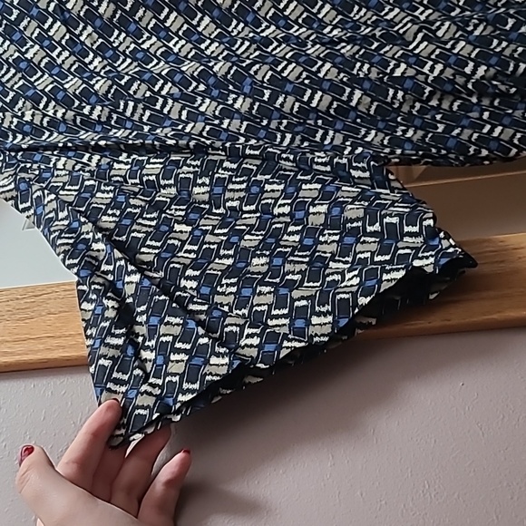 Men's Short Sleeve Button Down Shirt - Picture 5 of 5